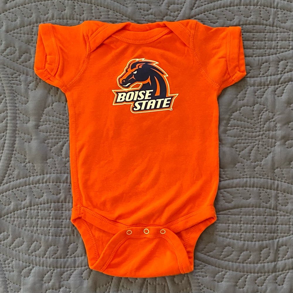 Boise State Broncos Infant Orange and Blue One Piece Onesy Sz 6 months